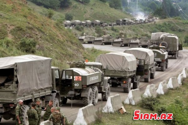 Müxalifət Bolnisidə Ermənistana hərbi texnika daşıyan şübhəli Rusiya maşınları görüb Müxalifət Bolnisidə Ermənistana hərbi texnika daşıyan şübhəli Rusiya maşınları görüb