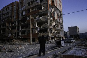 İranda zəlzələdə ölənlərin sayı artdı: azı 155 nəfər həlak olub İranda zəlzələdə ölənlərin sayı artdı: azı 155 nəfər həlak olub