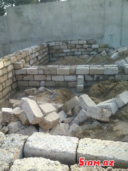 Bakıda 2.5 hektarlıq meşənin ələ keçirilməsi: ərazidə villa tikintisi başladı Bakıda 2.5 hektarlıq meşənin ələ keçirilməsi: ərazidə villa tikintisi başladı